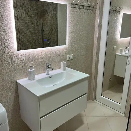 Franci's No4 * Tiran