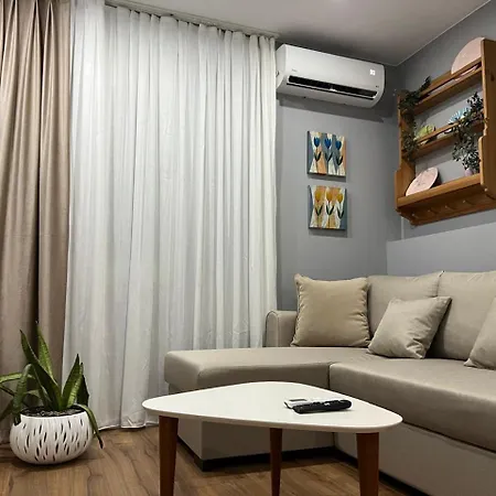 Franci's No4 * Τίρανα